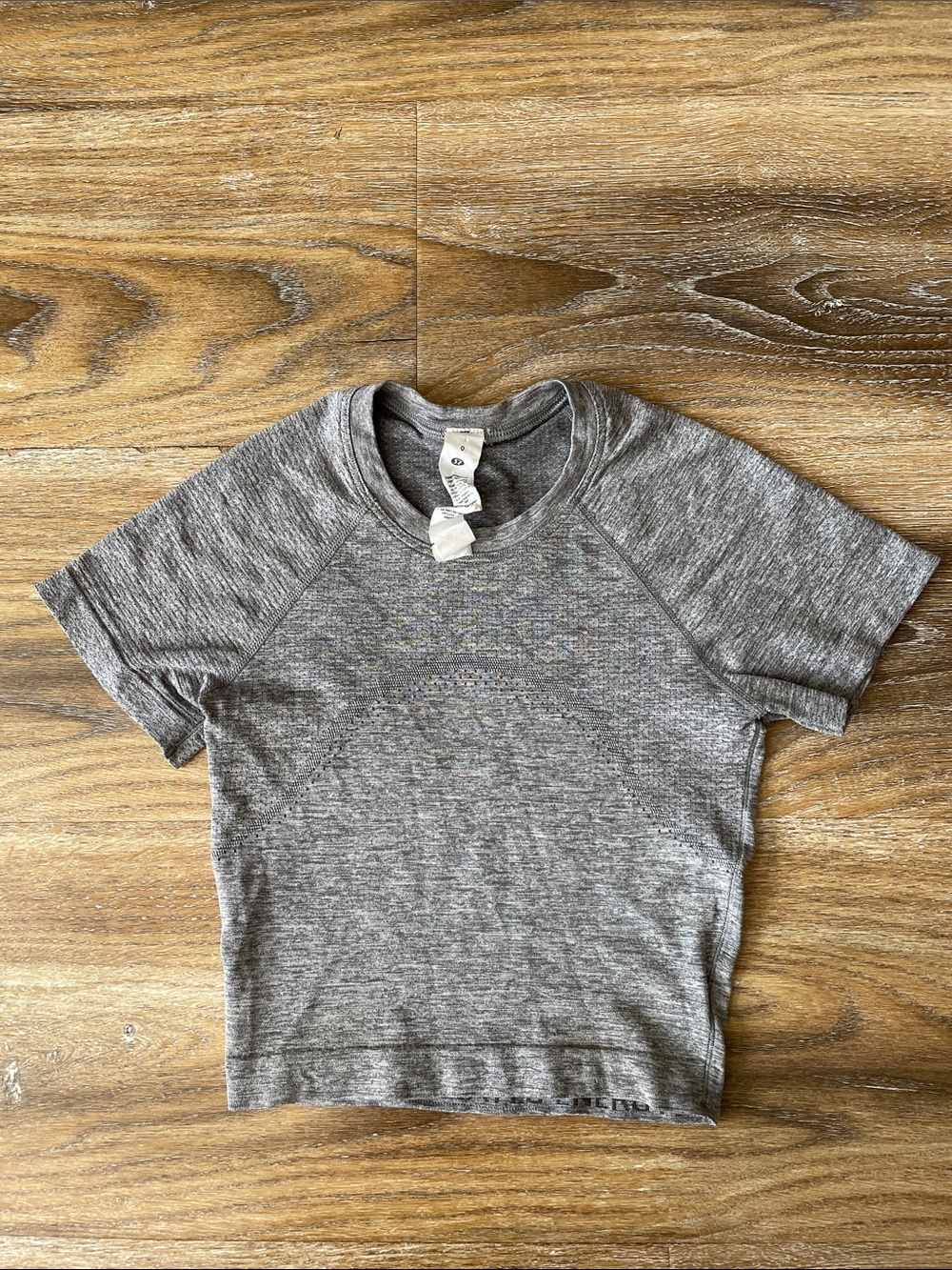 Lululemon Swiftly Tech Crop T-Shirt 2.0 in Gray